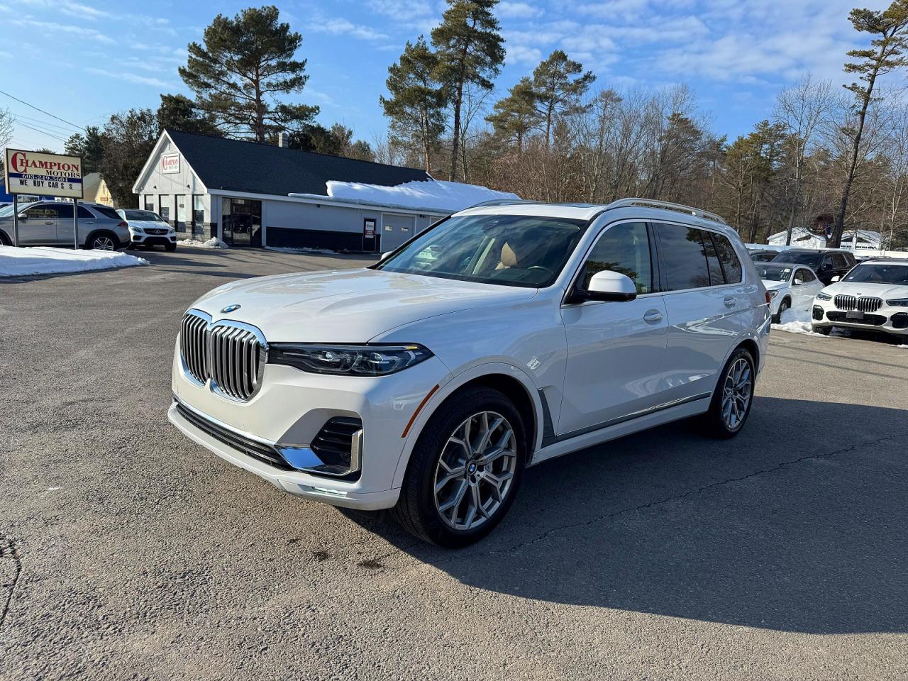 2021 BMW X7 xDrive40I - zdjęcie główne