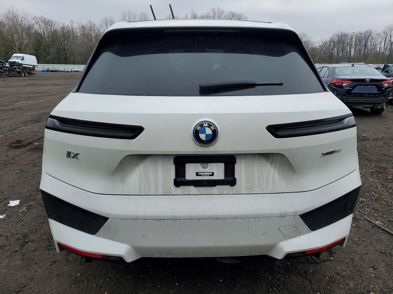 2023 BMW Ix xDrive50 - zdjęcie 6