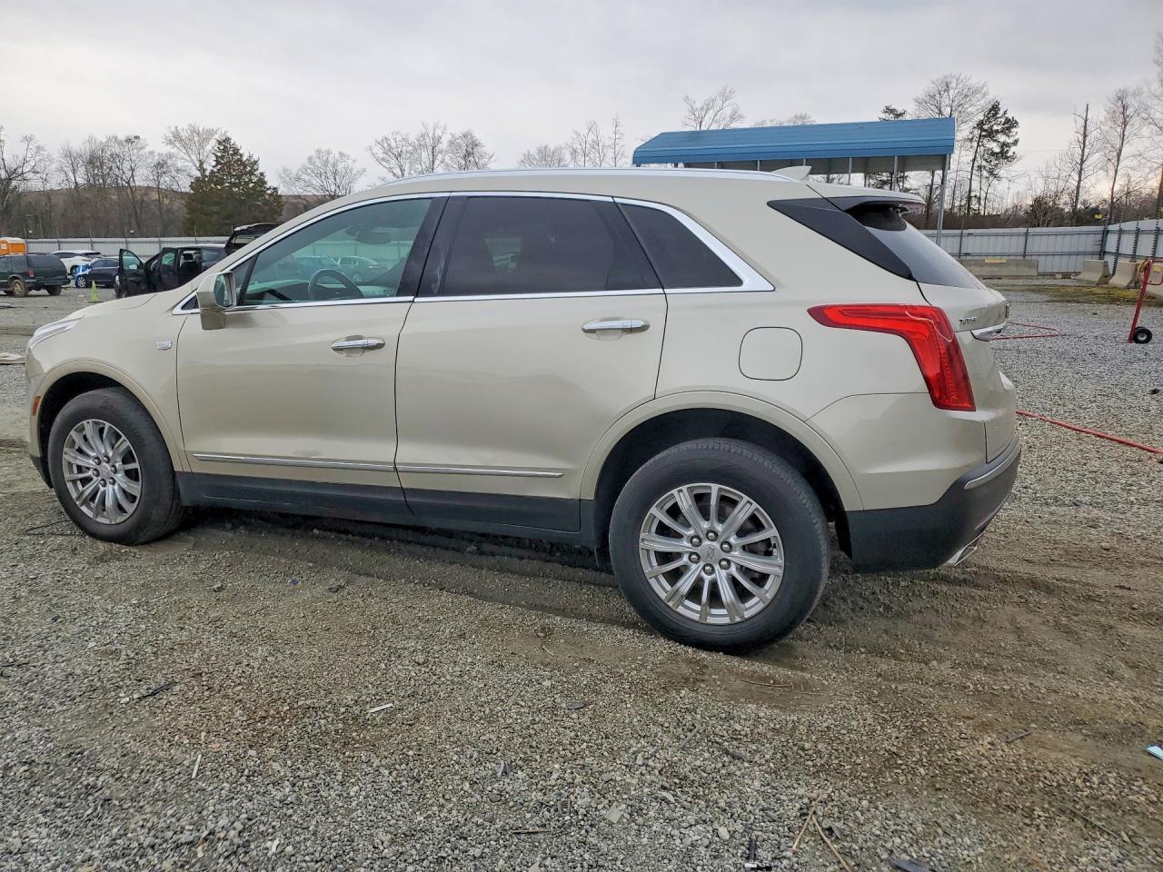 2017 Cadillac Xt5 - zdjęcie 2