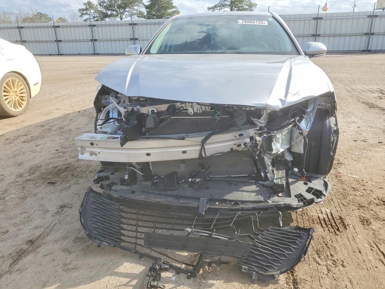 2025 Toyota Camry Xse - zdjęcie 5