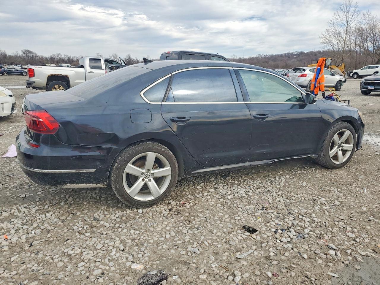 2018 Volkswagen Passat Se - zdjęcie 3