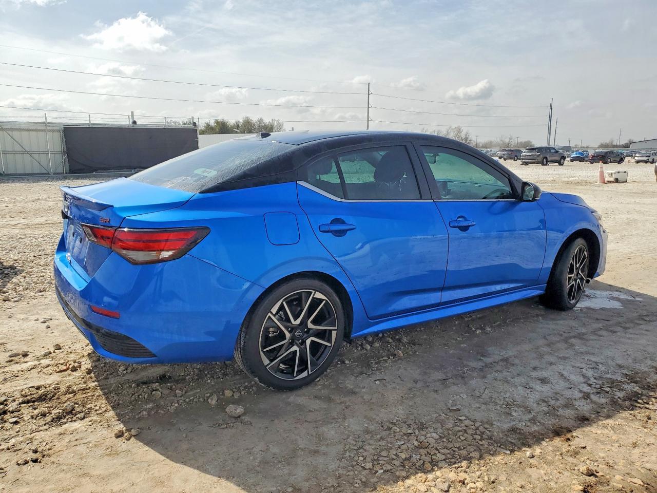 2025 Nissan Sentra Sr - zdjęcie 3