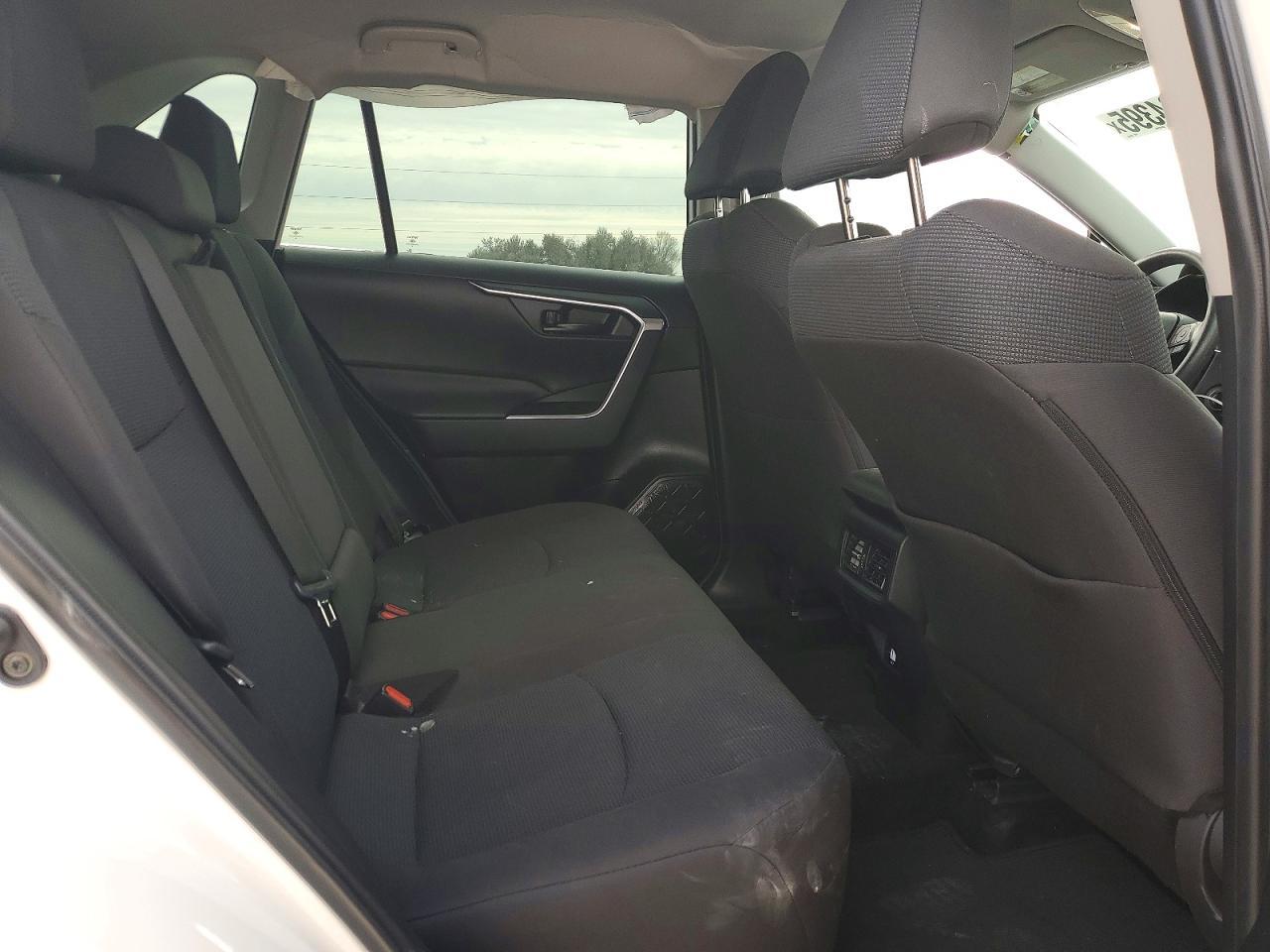 2025 Toyota Rav4 Le - zdjęcie 11