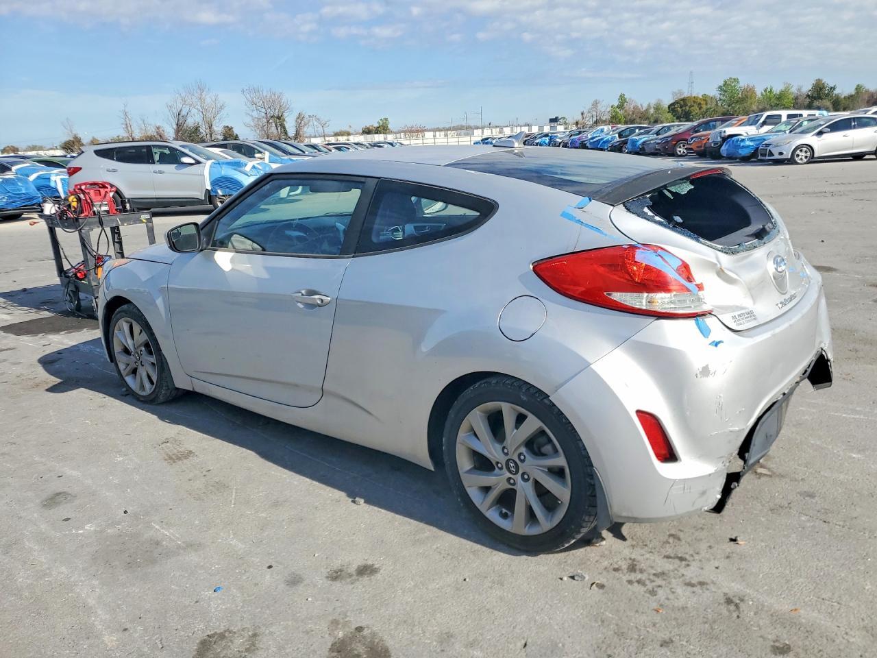 2016 Hyundai Veloster Base - zdjęcie 2