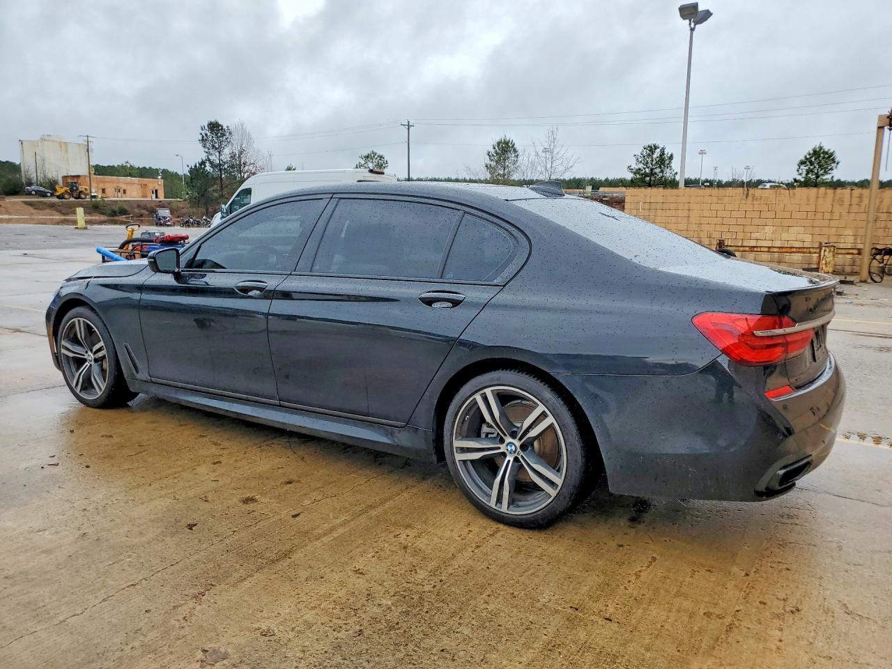 2019 BMW 740 I - zdjęcie 2