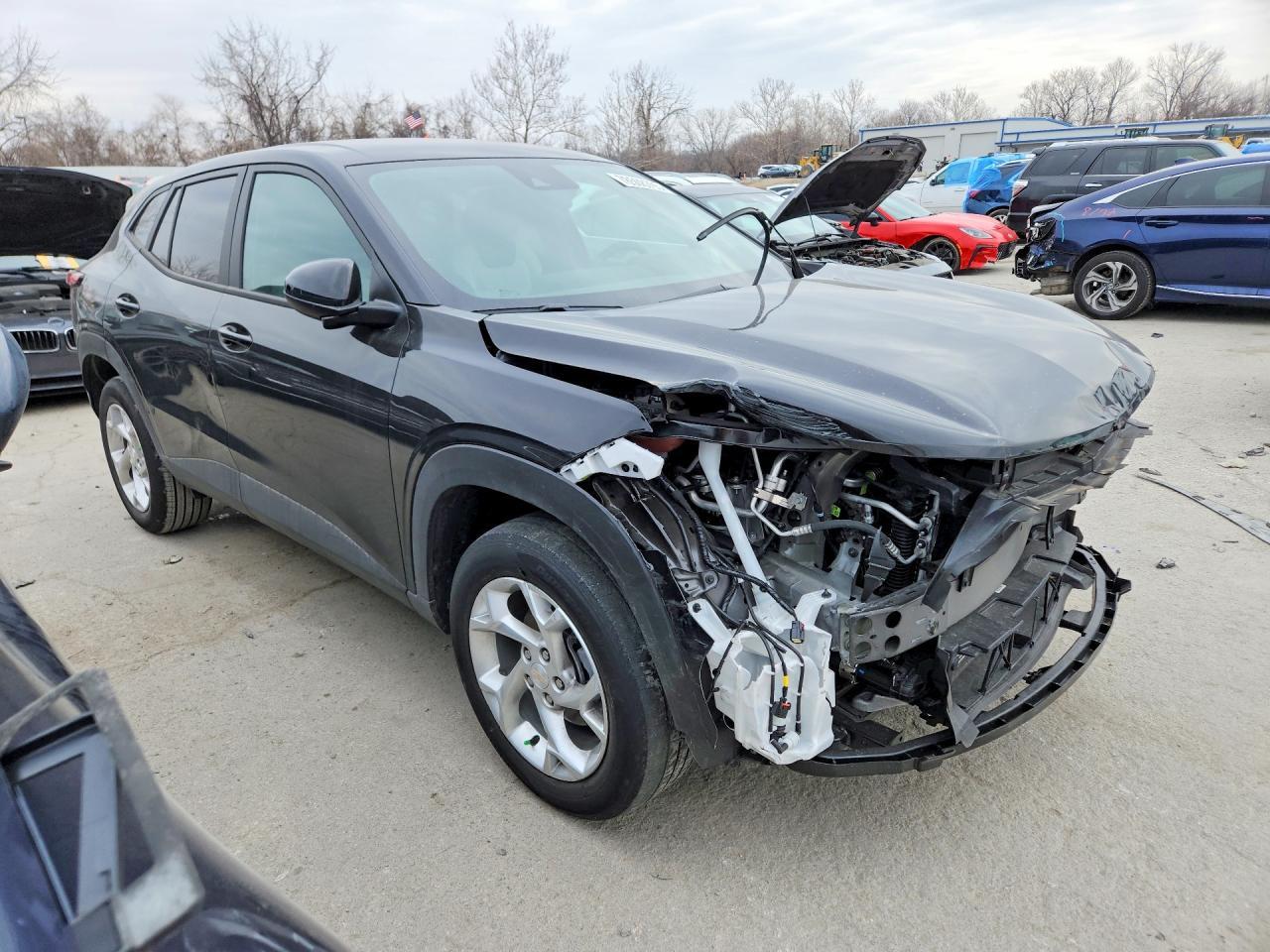 2025 Chevrolet Trax Ls - zdjęcie 4