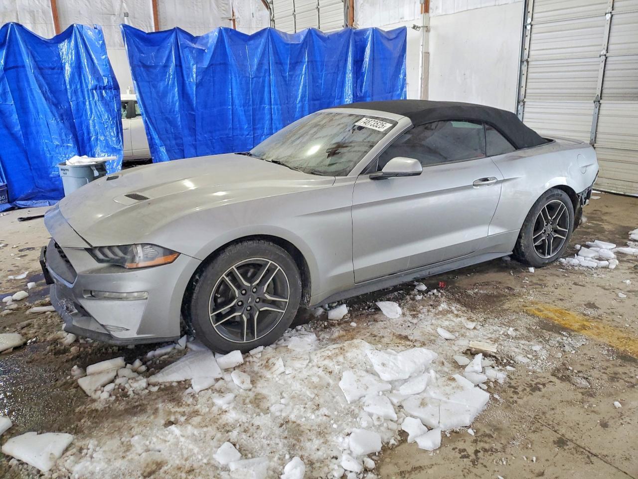 2022 Ford Mustang - zdjęcie główne