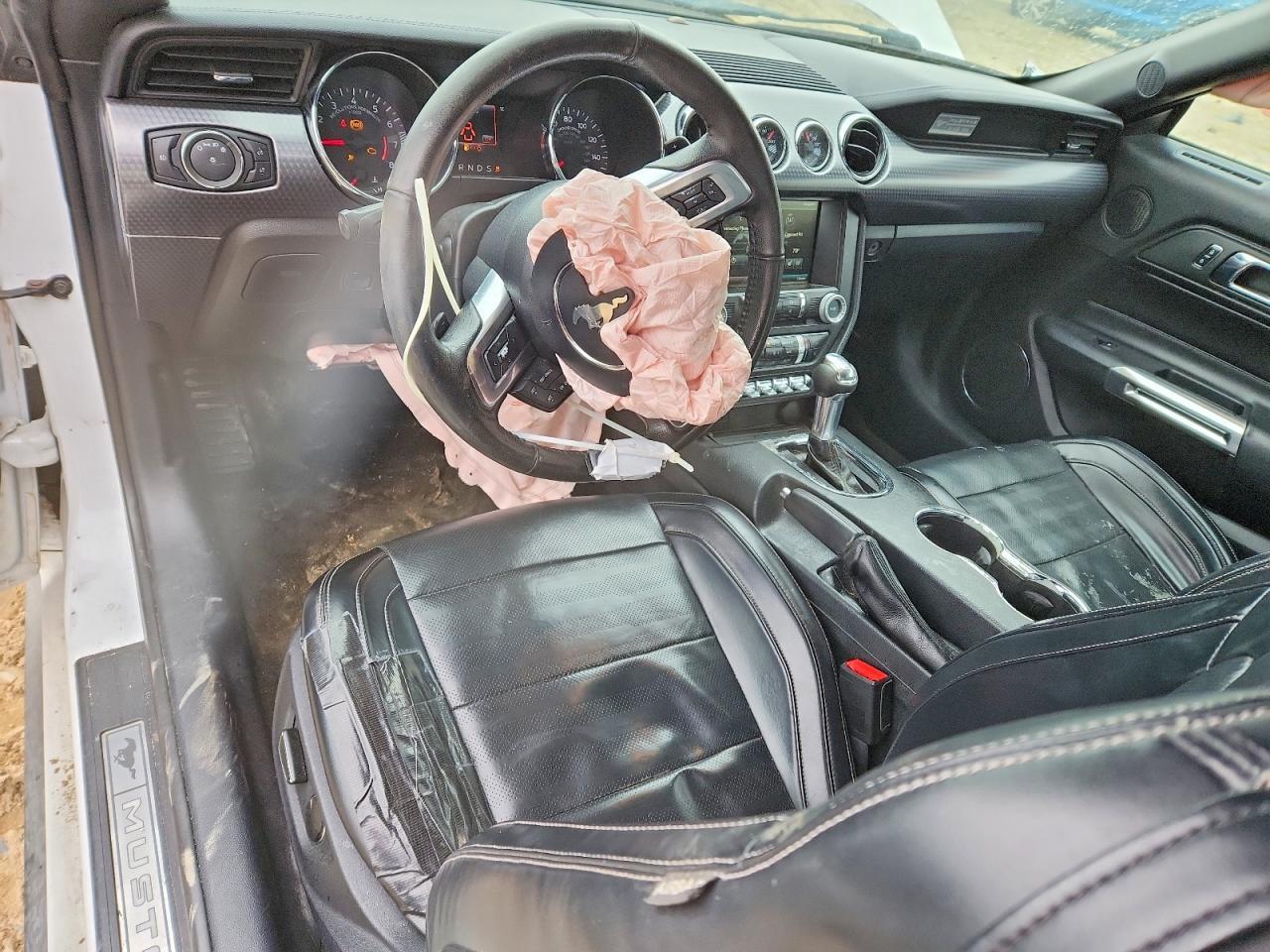 2015 Ford Mustang - zdjęcie 8