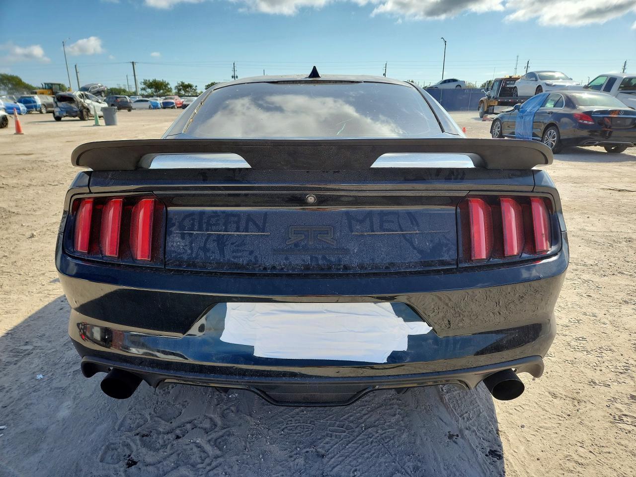 2015 Ford Mustang - zdjęcie 6