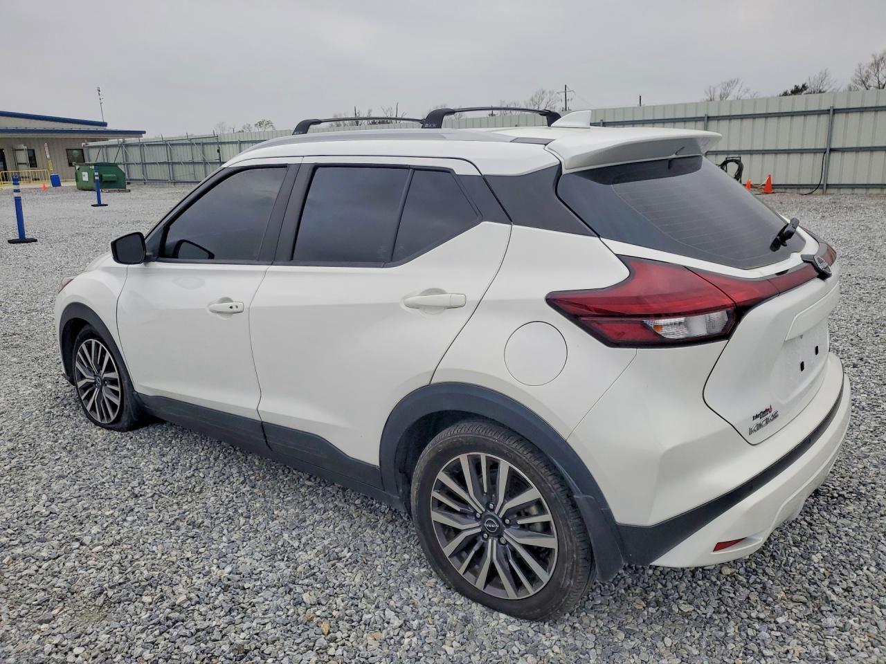 2023 Nissan Kicks Sv - zdjęcie 2