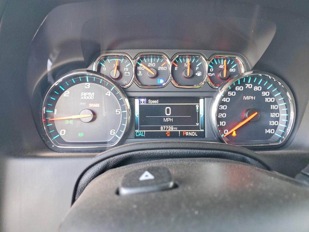 2018 Chevrolet Suburban C1500 Lt - zdjęcie 9