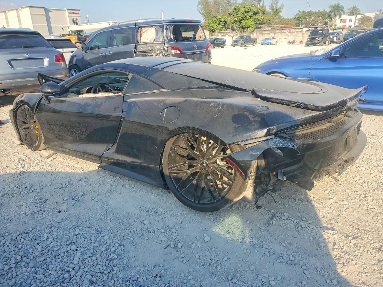 2022 Mclaren Automotive Gt - zdjęcie 2