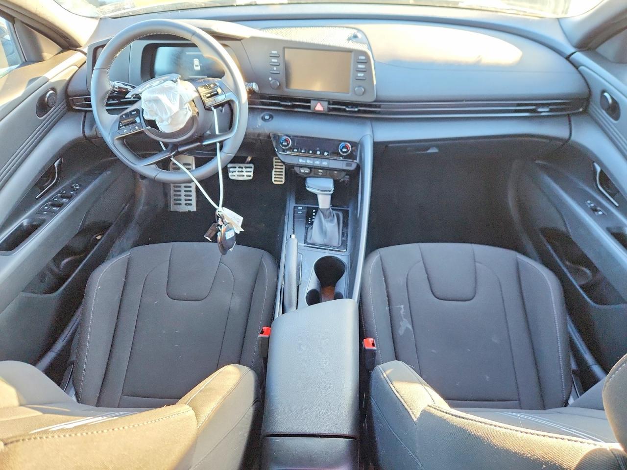 2025 Hyundai Elantra Sel Sport - zdjęcie 8