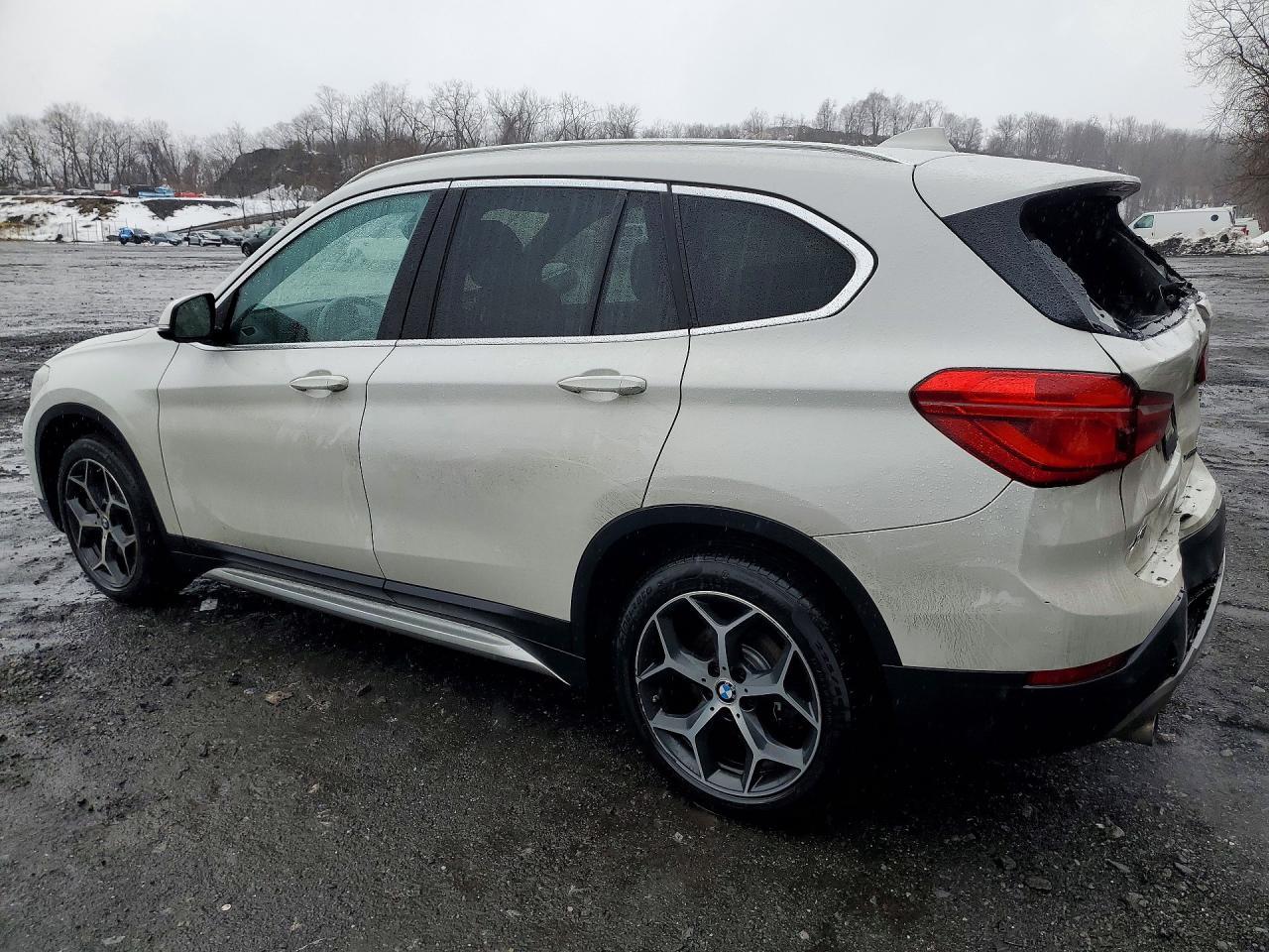 2018 BMW X1 xDrive28I - zdjęcie 2