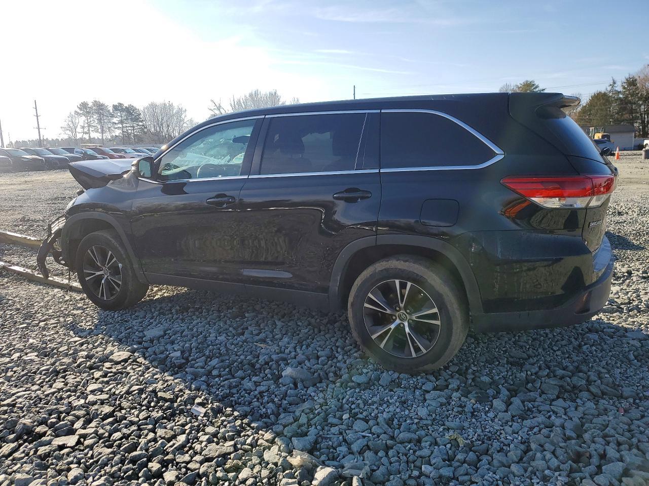 2019 Toyota Highlander Le - zdjęcie 2