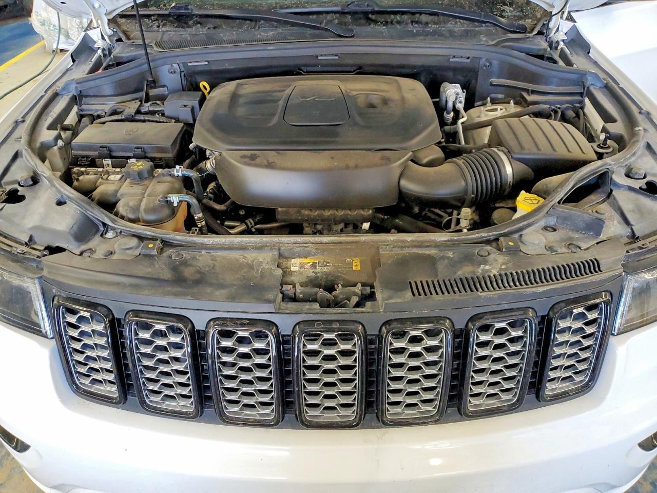 2021 Jeep Grand Cherokee Laredo - zdjęcie 12