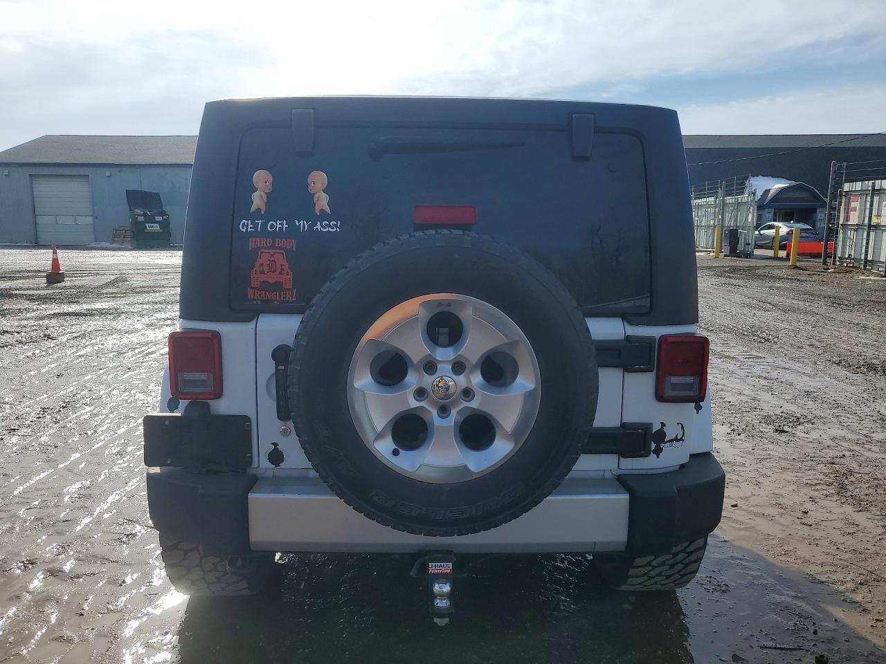 2014 Jeep Wrangler Unlimited Sahara - zdjęcie 6