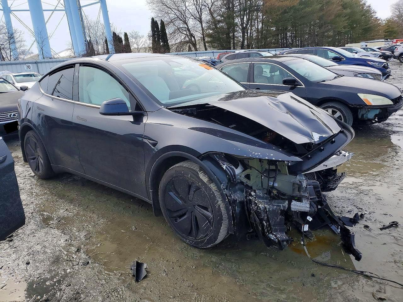 2026 Tesla Model Y - zdjęcie 4