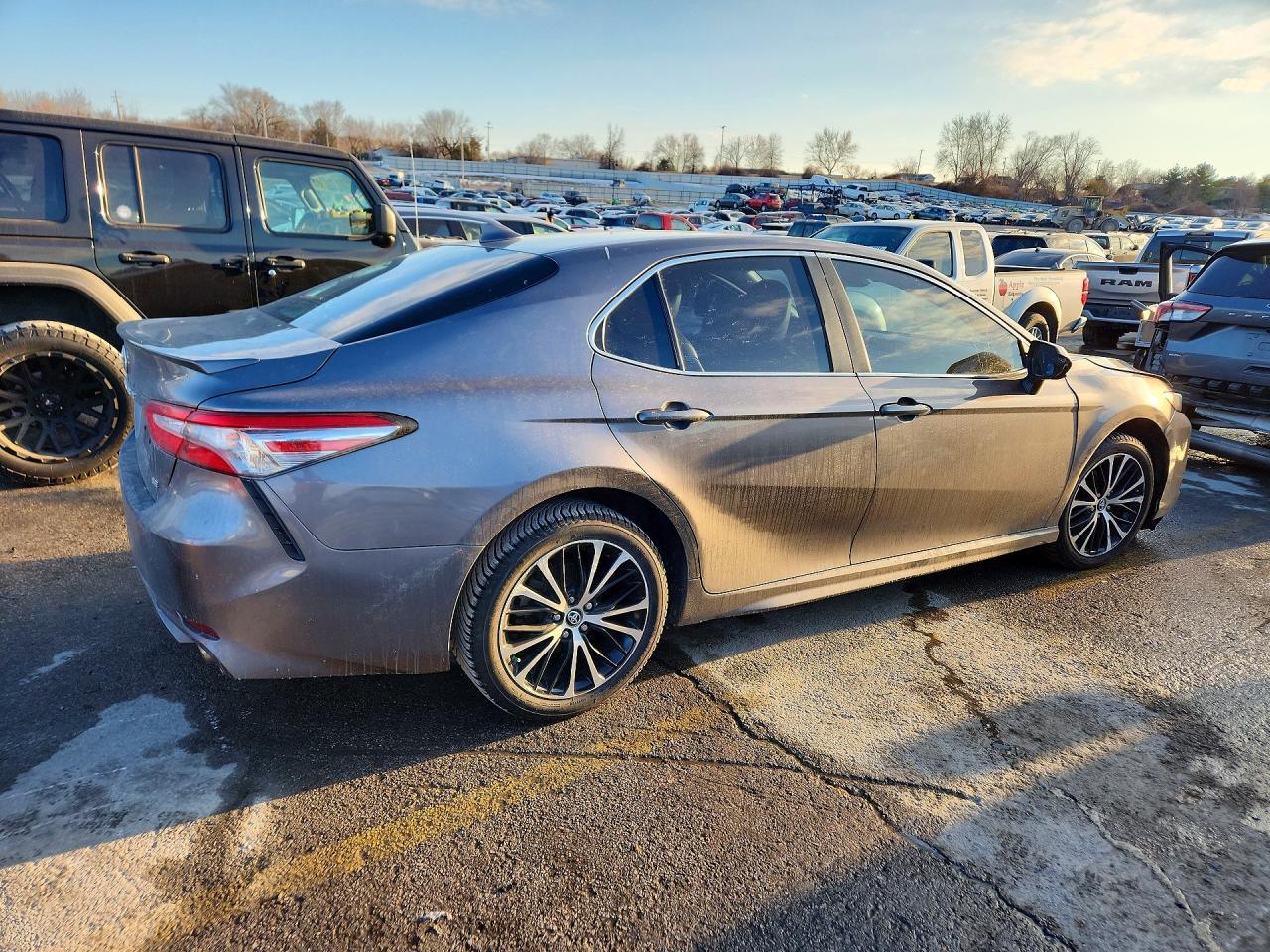 2019 Toyota Camry L - zdjęcie 3