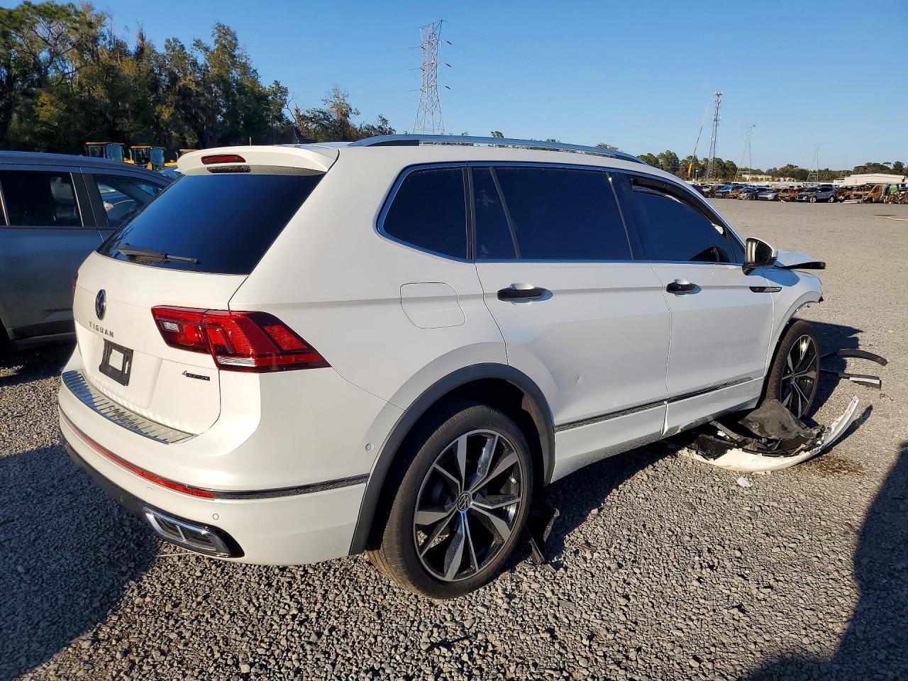 2022 Volkswagen Tiguan Sel R-Line - zdjęcie 3
