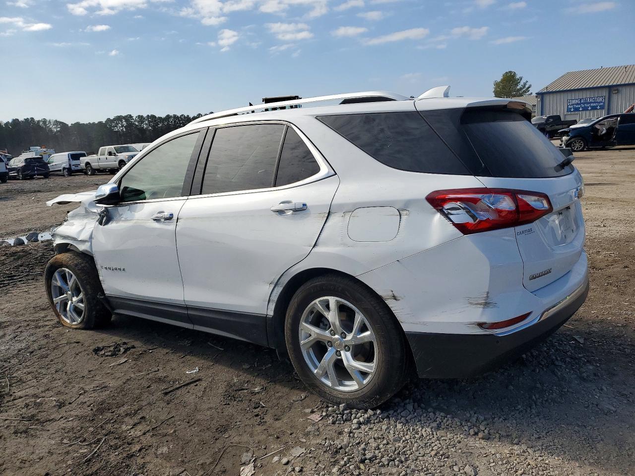 2020 Chevrolet Equinox Premier - zdjęcie 2