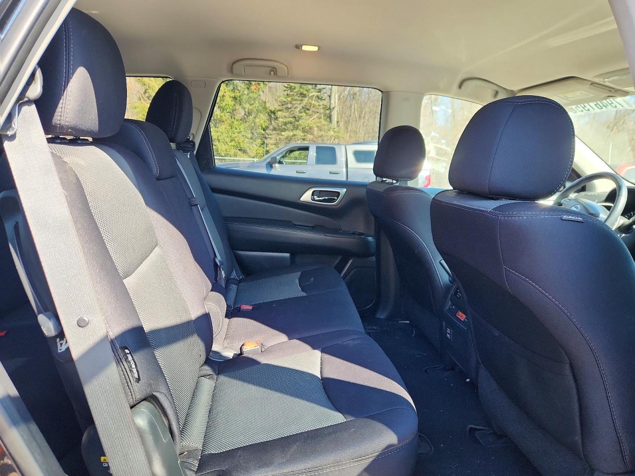 2018 Nissan Pathfinder Sv - zdjęcie 11