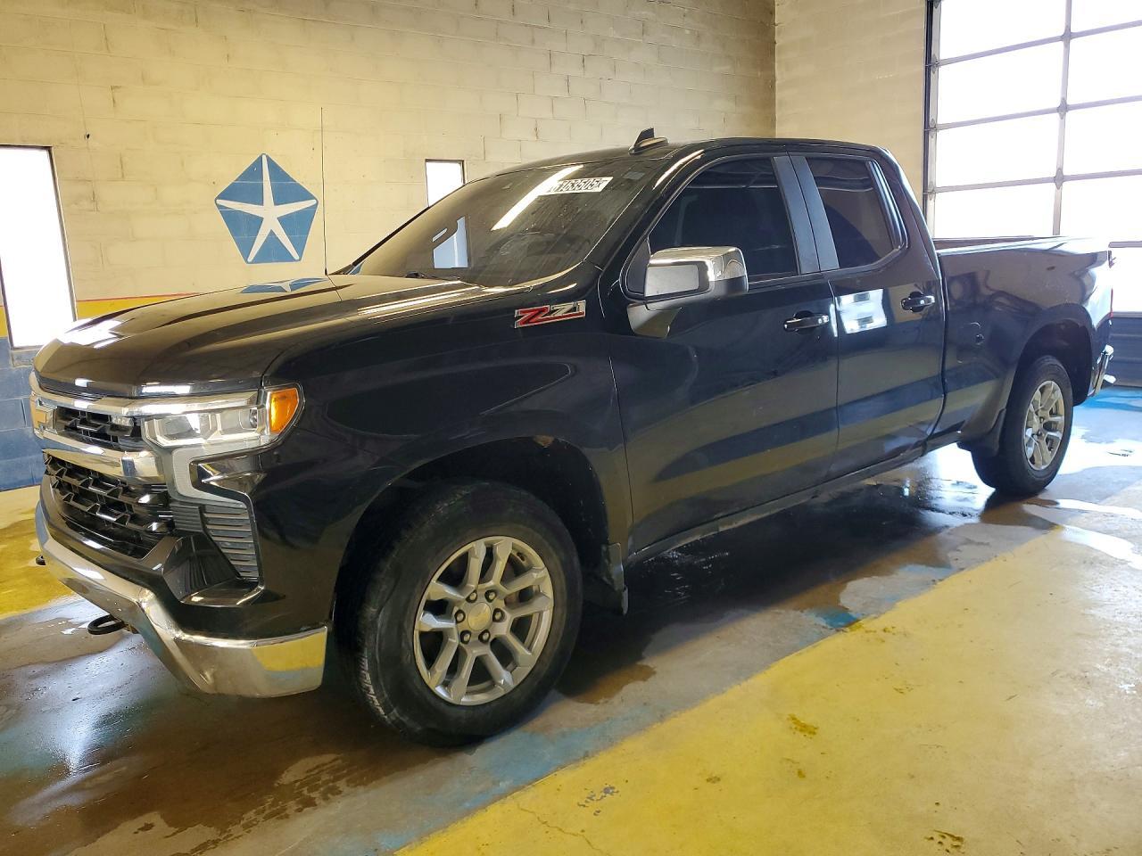 2022 Chevrolet Silverado K1500 Lt - zdjęcie główne