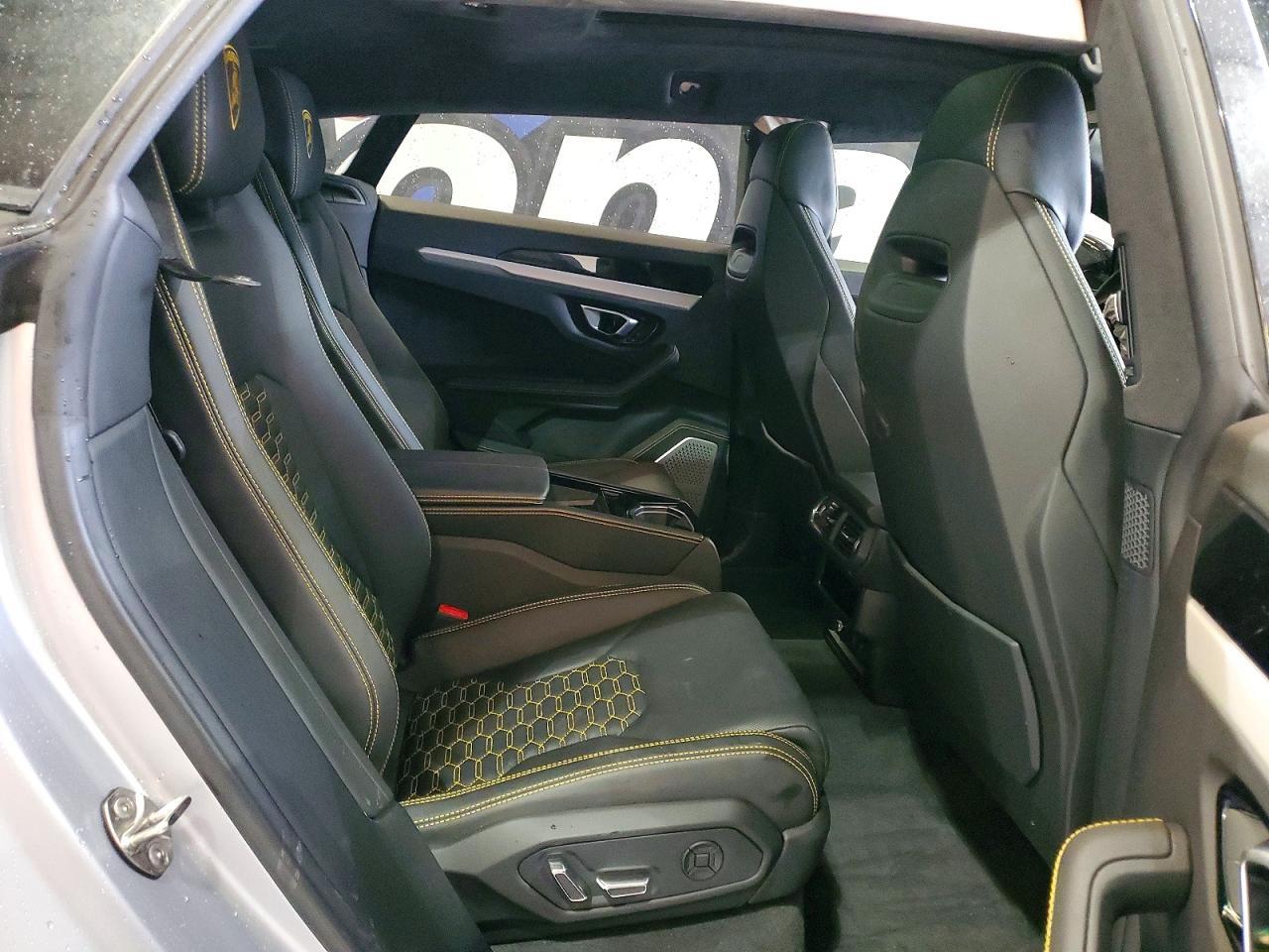 2021 Lamborghini Urus - zdjęcie 11