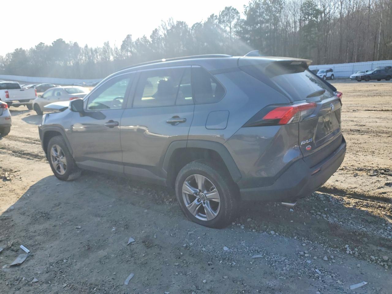 2023 Toyota Rav4 Xle - zdjęcie 2