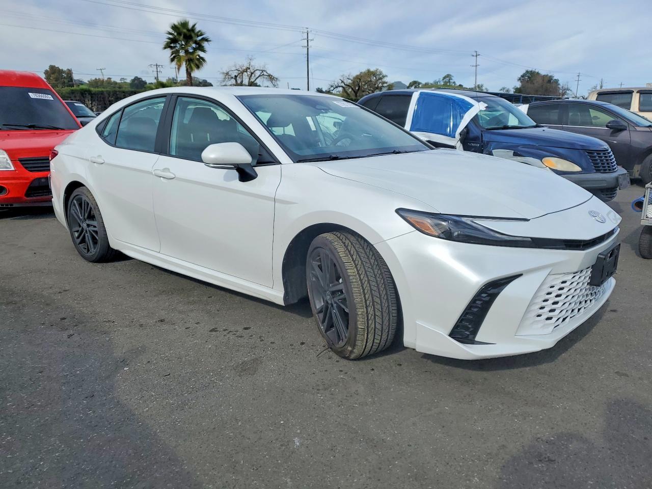 2025 Toyota Camry Xse - zdjęcie 4