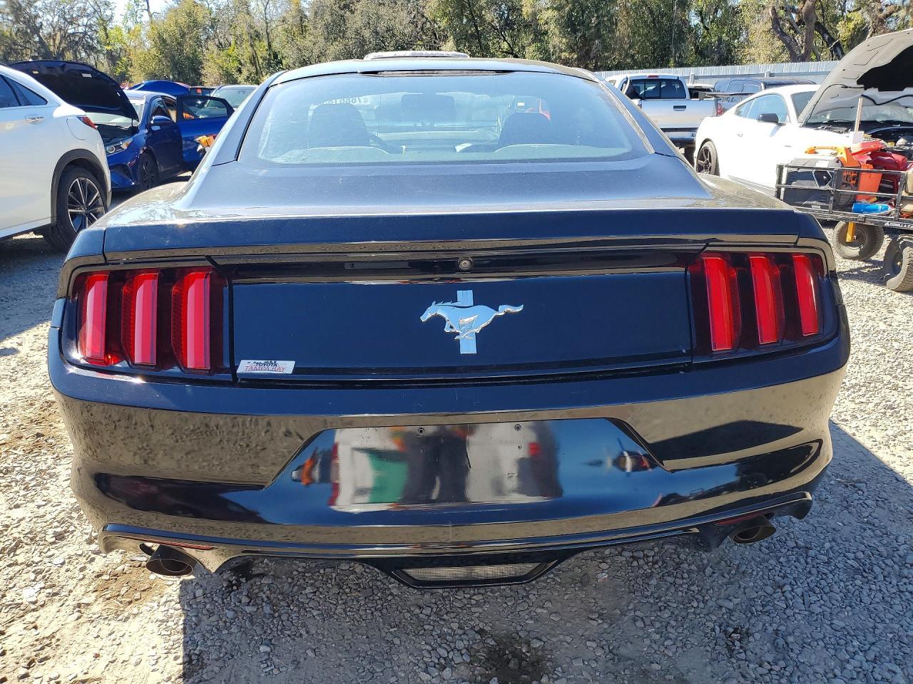 2016 Ford Mustang - zdjęcie 6