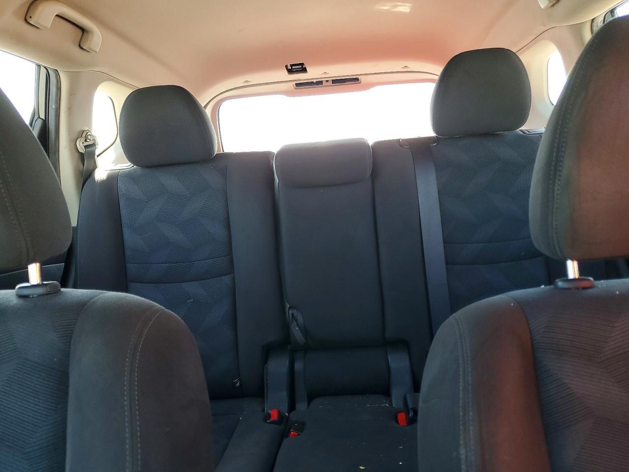 2015 Nissan Rogue S - zdjęcie 10