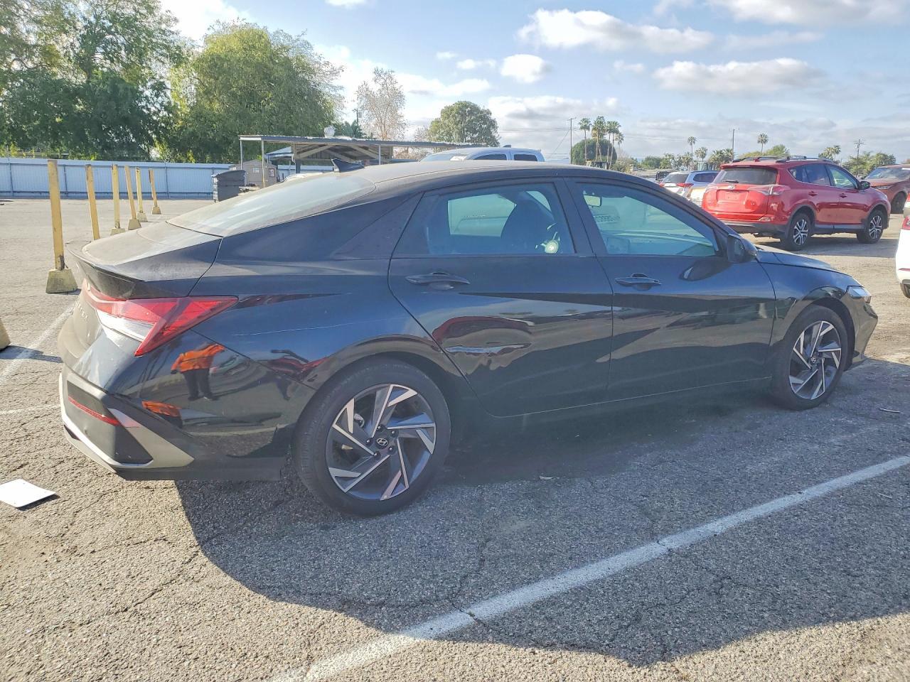 2025 Hyundai Elantra Sel Sport - zdjęcie 3