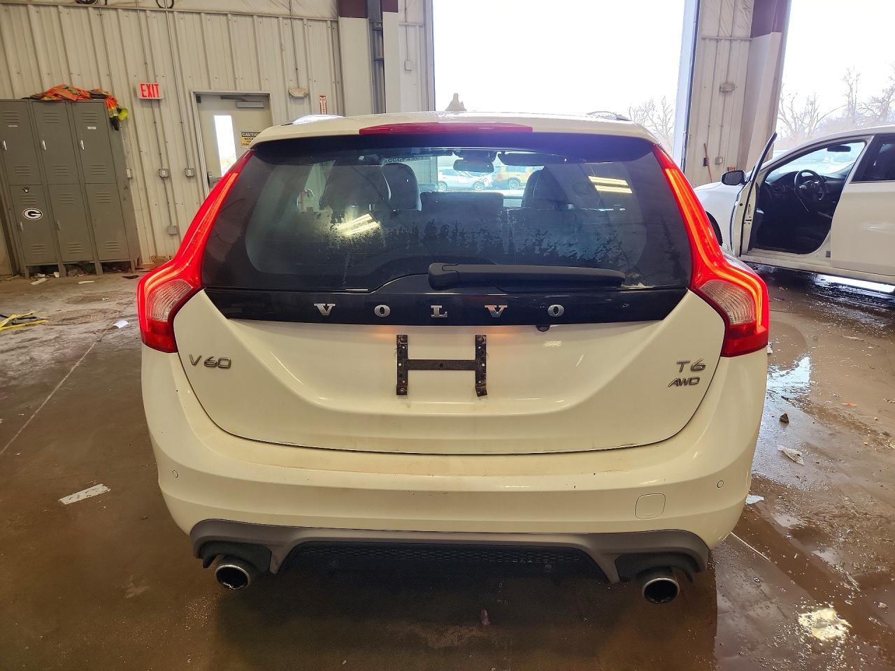 2015 Volvo V60 R Design - zdjęcie 6