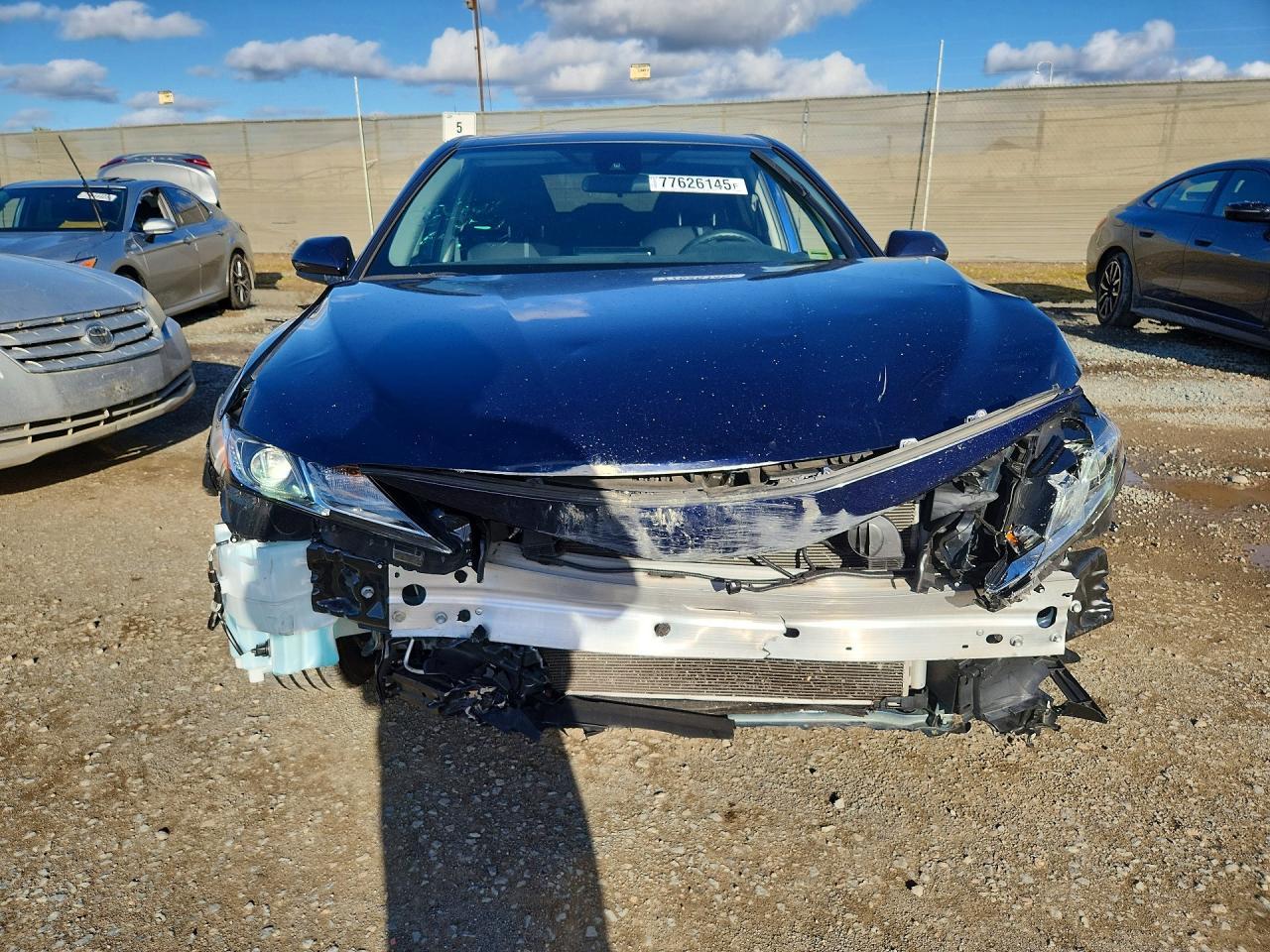 2022 Toyota Camry Le - zdjęcie 5