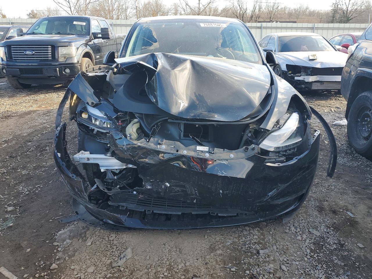 2024 Tesla Model Y - zdjęcie 5