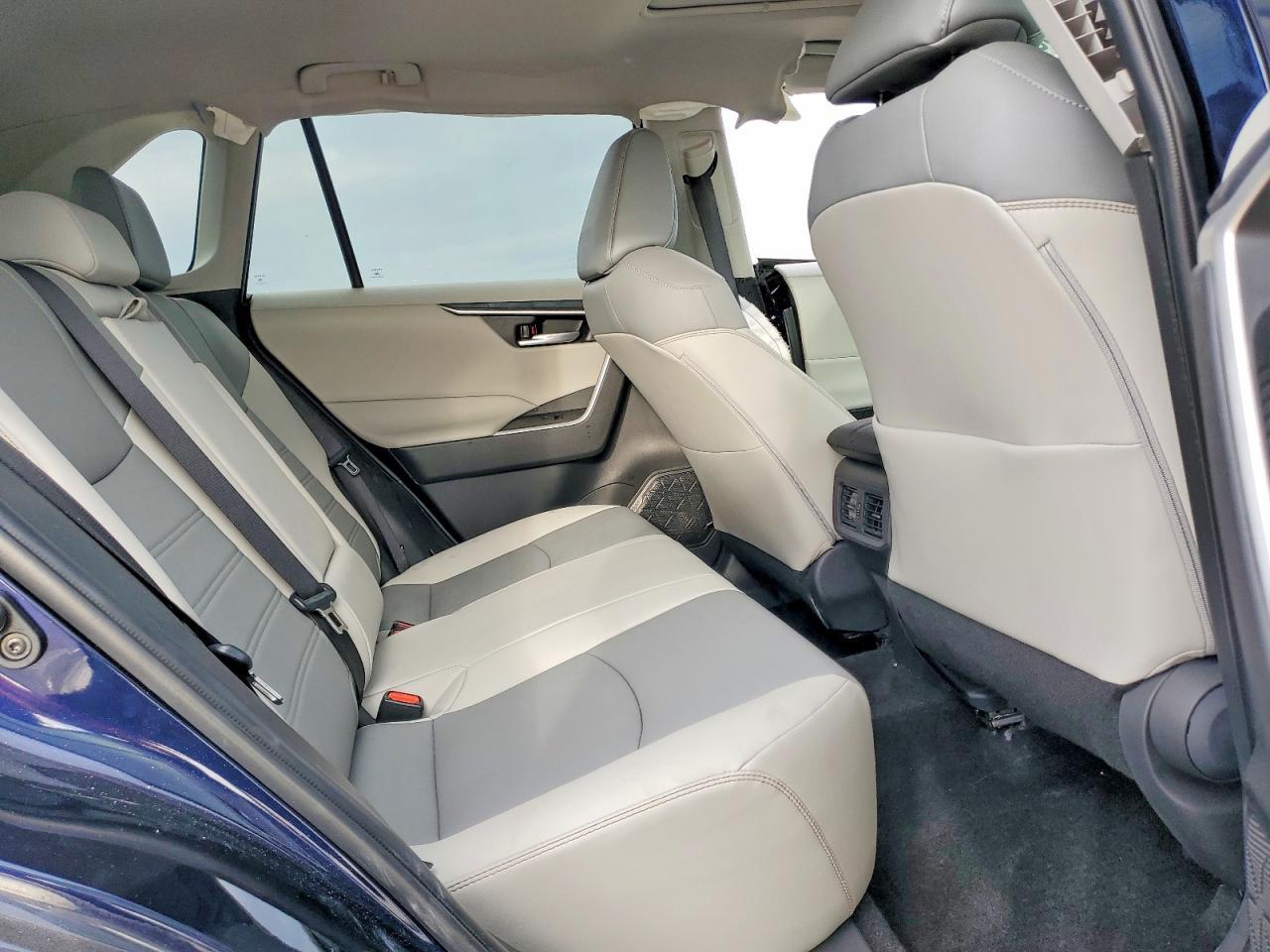 2023 Toyota Rav4 Xle Premium - zdjęcie 11