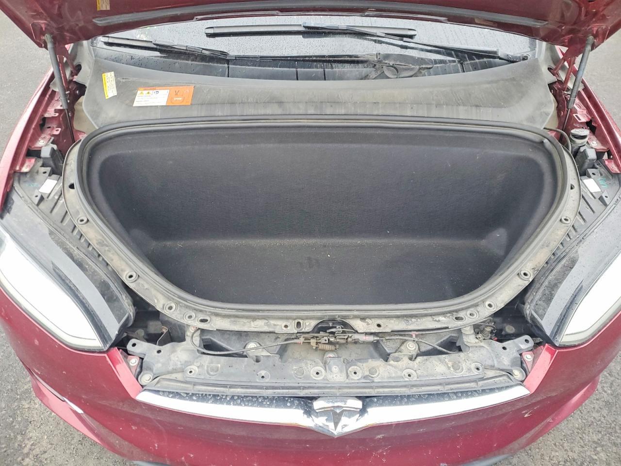 2016 Tesla Model X - zdjęcie 11
