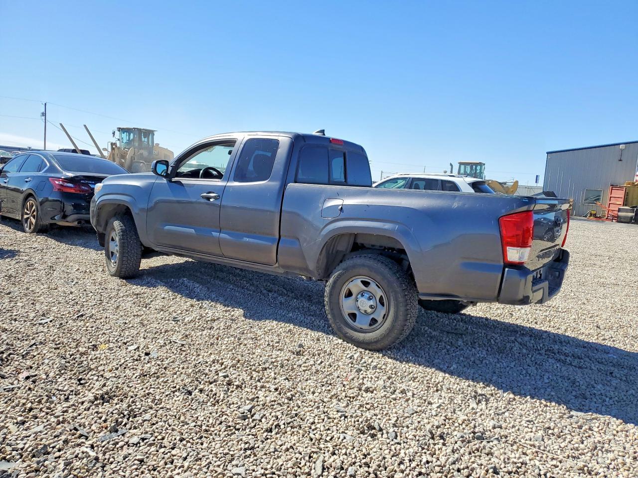 2019 Toyota Tacoma Sr - zdjęcie 2