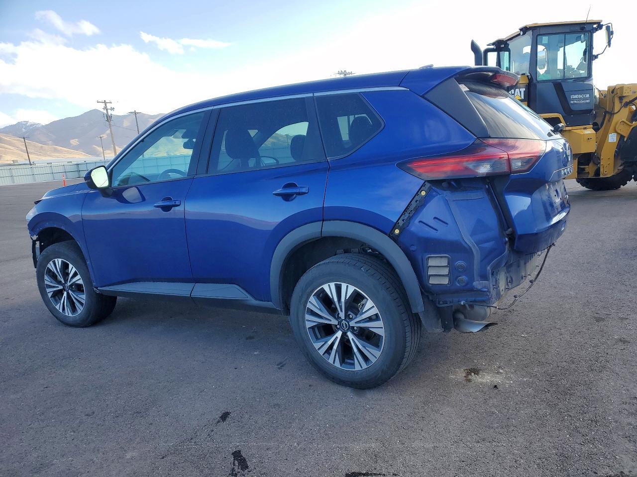 2022 Nissan Rogue Sv - zdjęcie 2