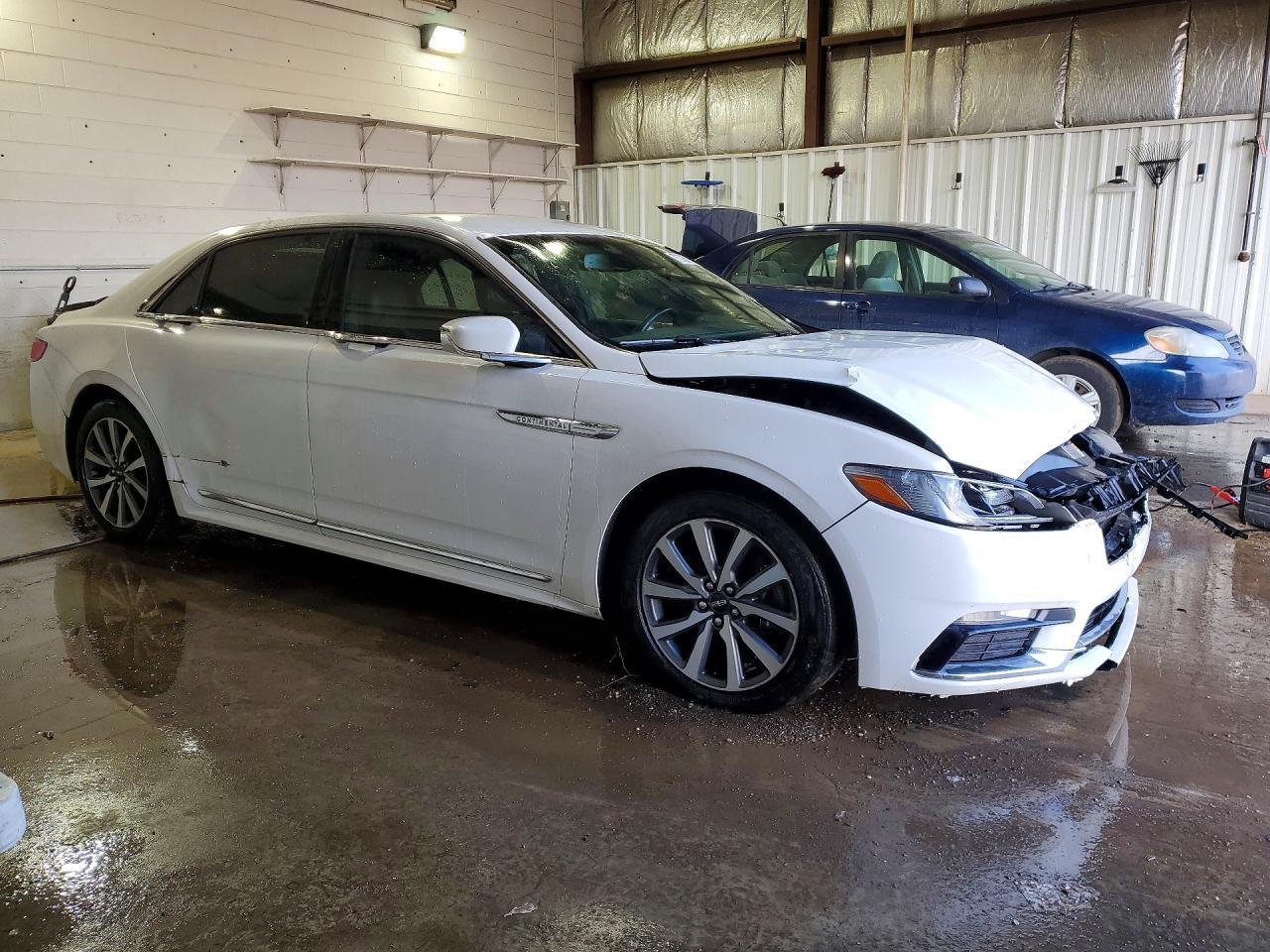 2018 Lincoln Continental - zdjęcie 4
