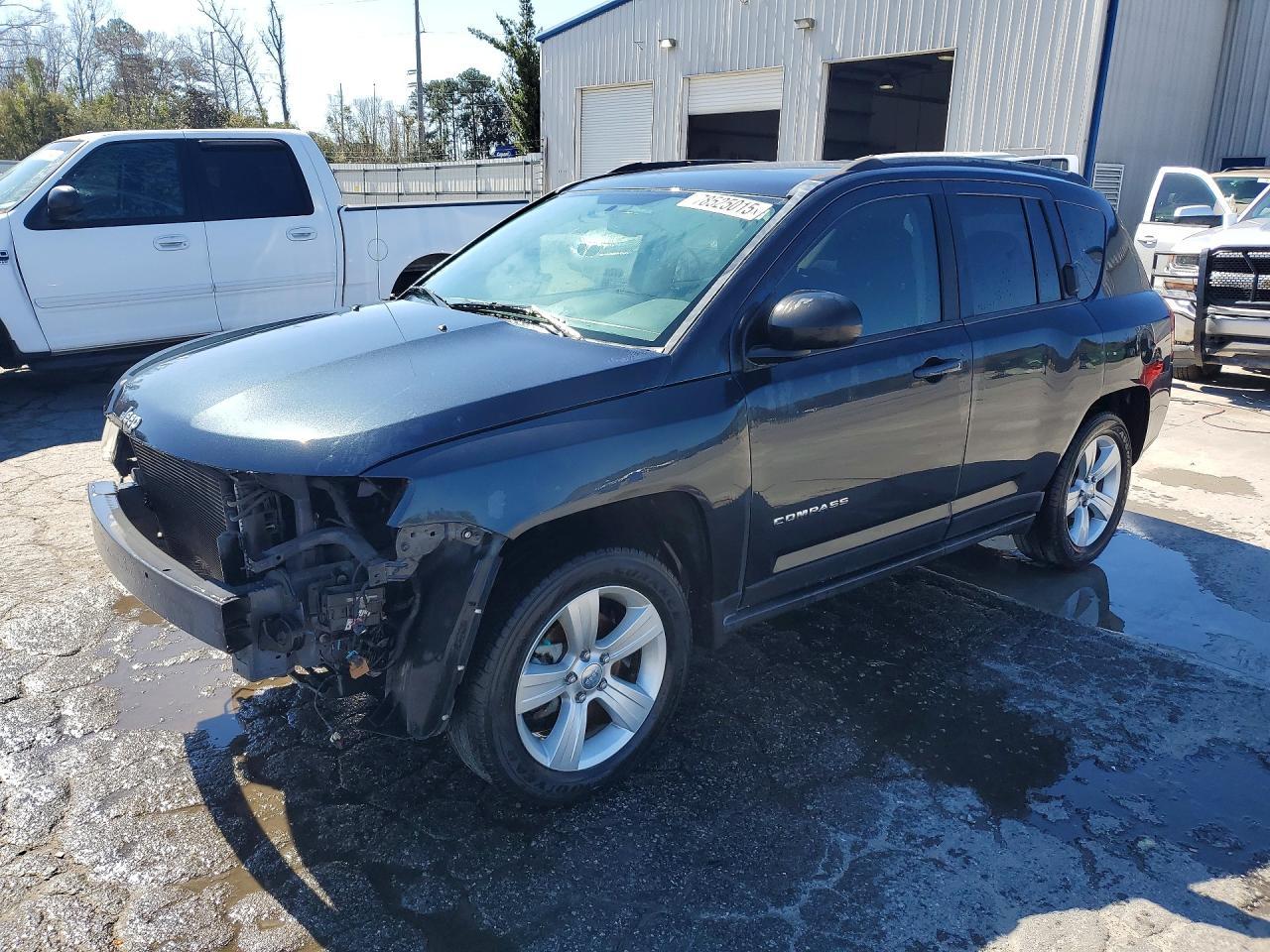 2016 Jeep Compass Sport - zdjęcie główne