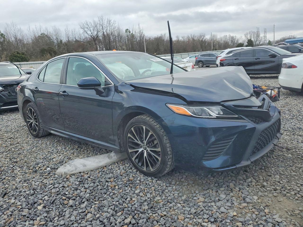 2020 Toyota Camry Se - zdjęcie 4