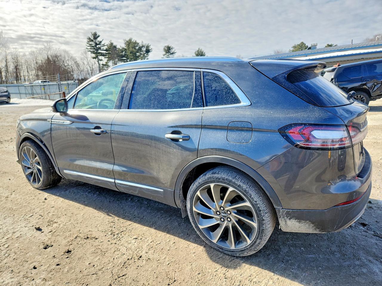 2019 Lincoln Nautilus Reserve - zdjęcie 2