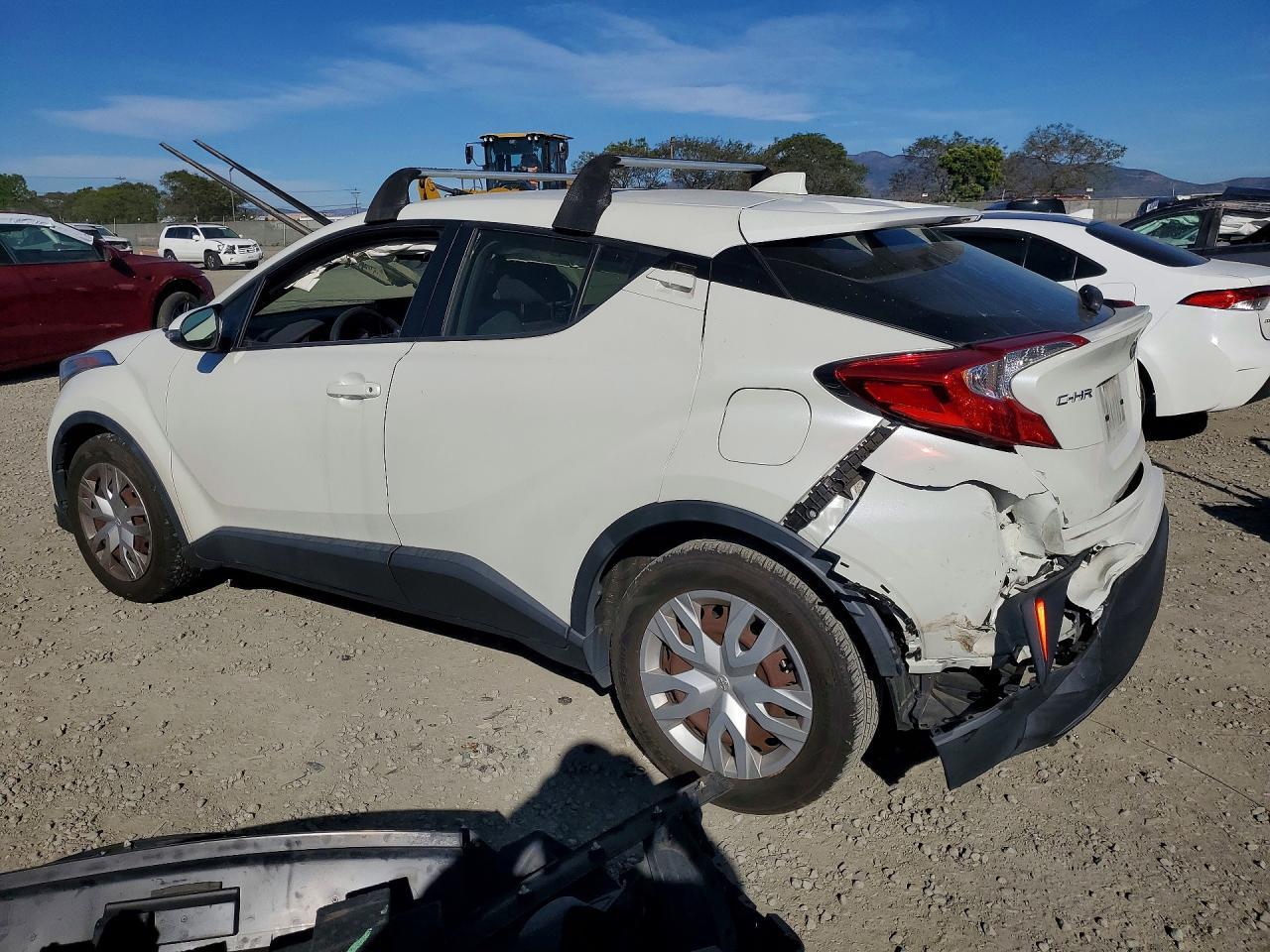 2019 Toyota C-Hr Le - zdjęcie 2