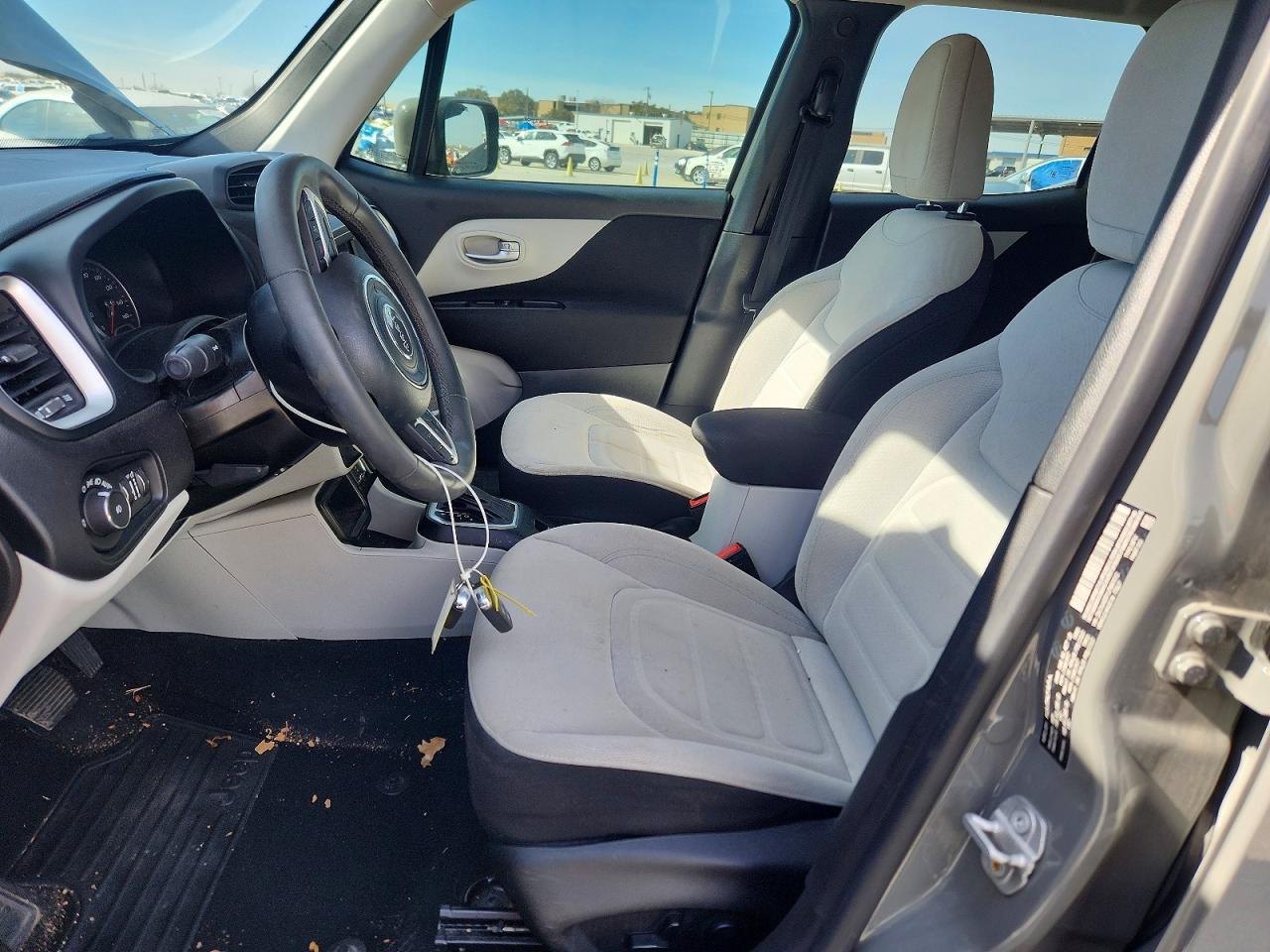 2020 Jeep Renegade Latitude - zdjęcie 7