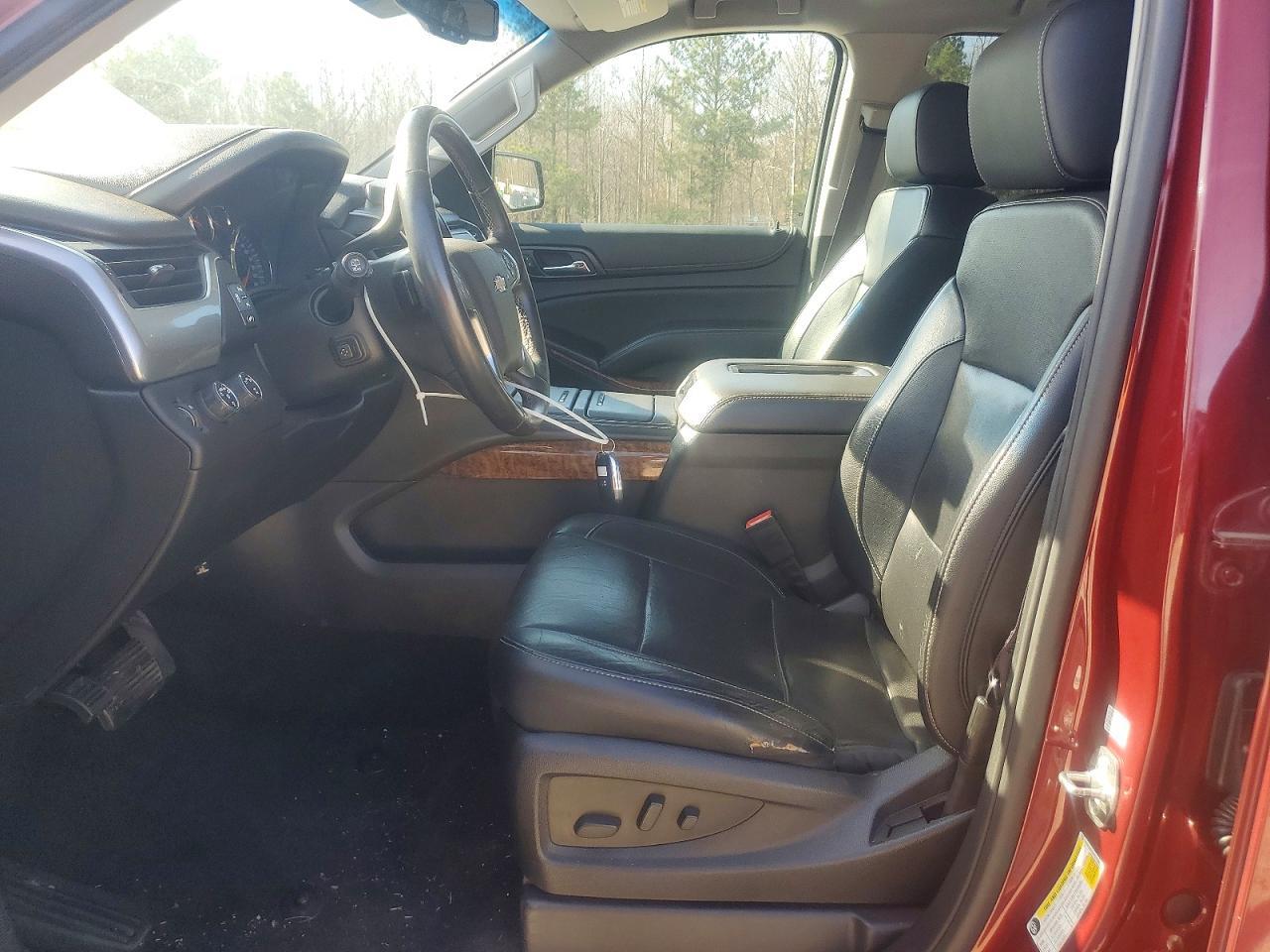 2017 Chevrolet Suburban - zdjęcie 7