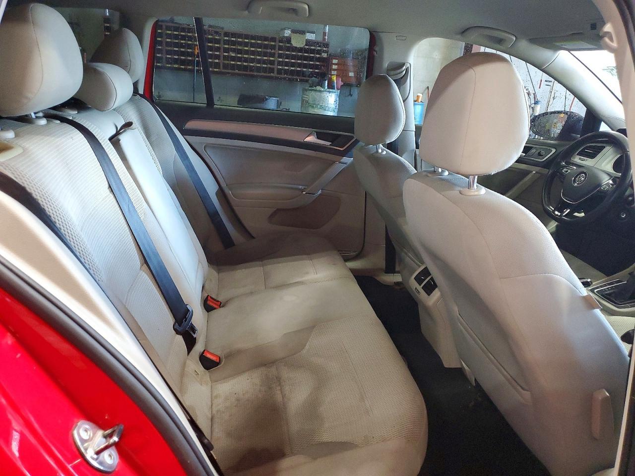 2017 Volkswagen Golf Sportwagen S - zdjęcie 10