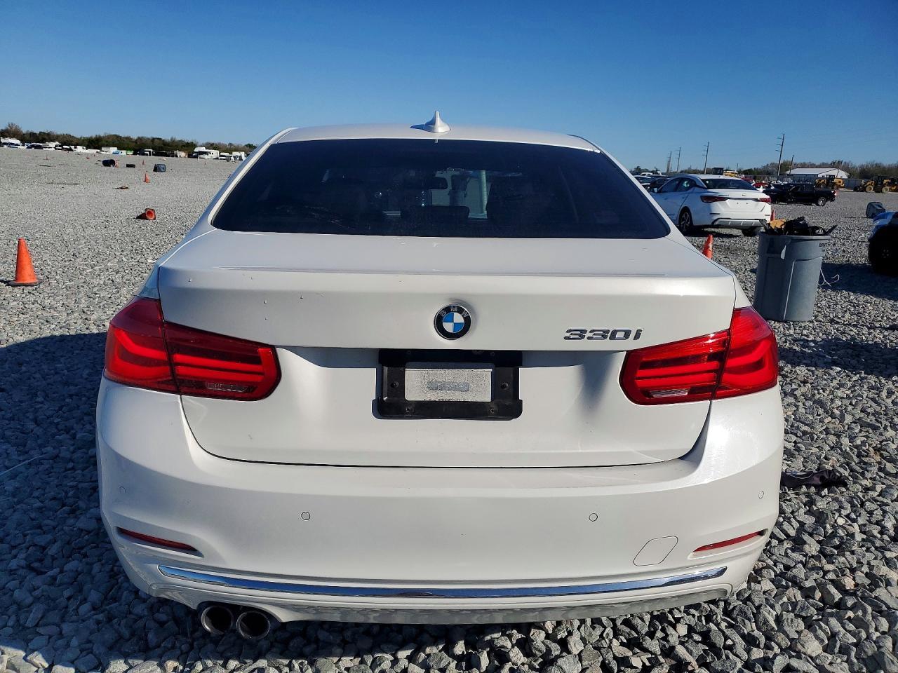 2017 BMW 330 I - zdjęcie 6