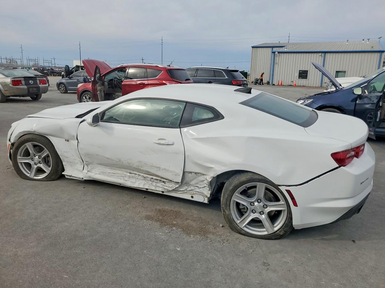 2023 Chevrolet Camaro Ls - zdjęcie 2